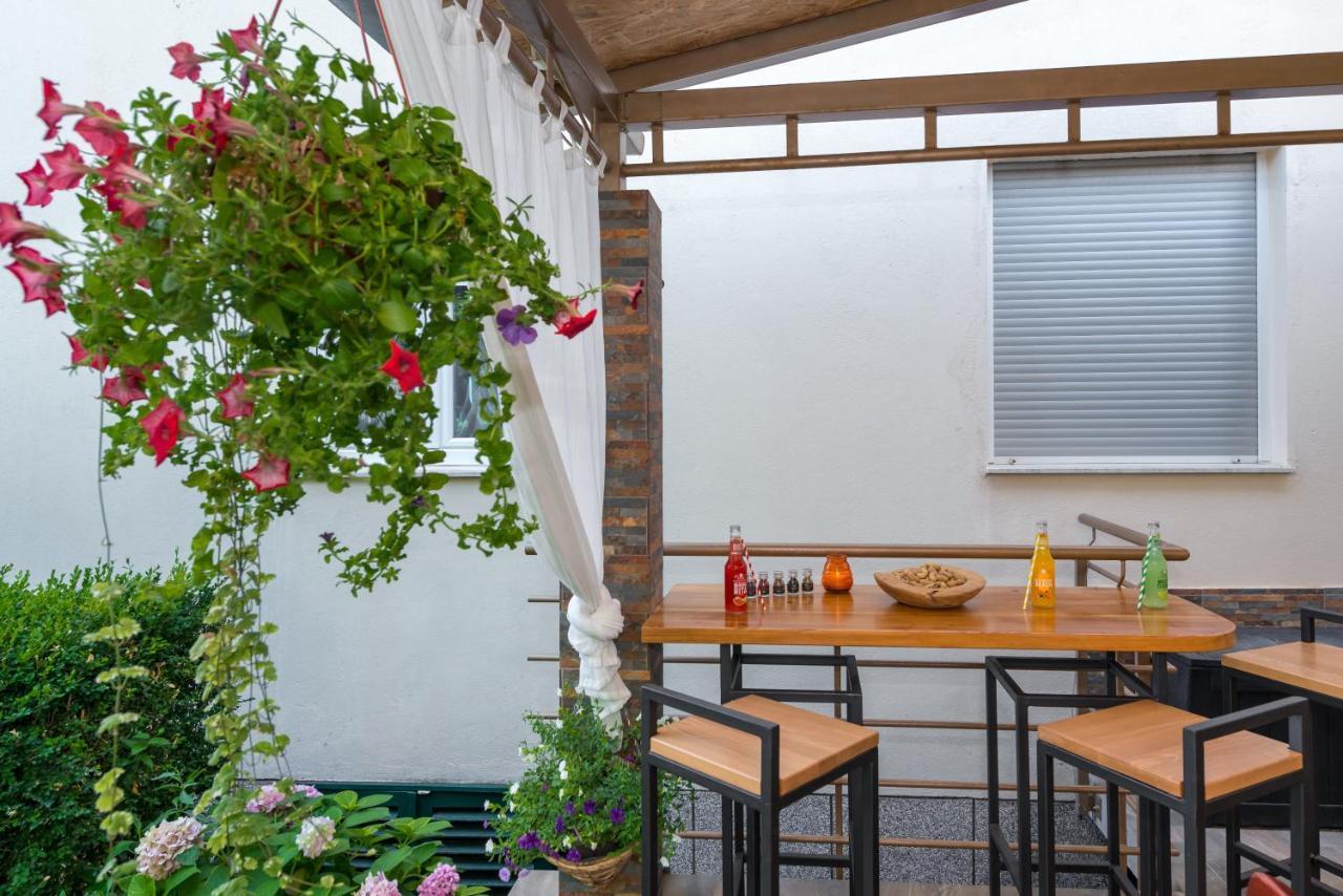 Summer Orchid - Spacious Duplex By The Beach & Ps5 Stobreč 外观 照片