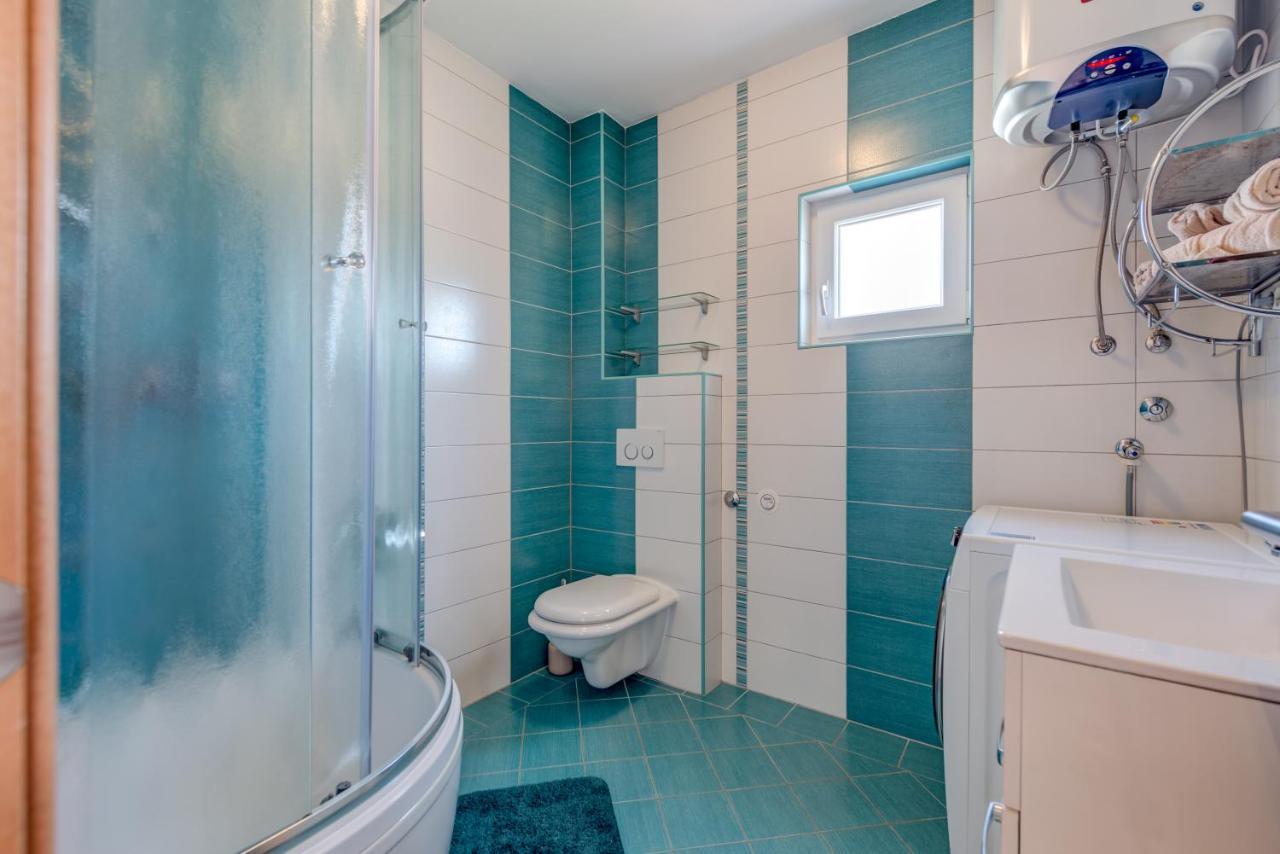 Summer Orchid - Spacious Duplex By The Beach & Ps5 Stobreč 外观 照片